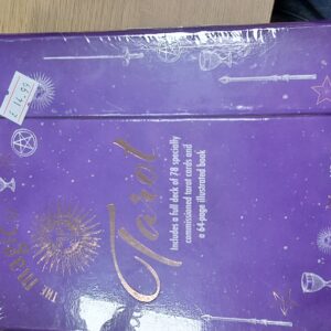 The Magic of Tarot: Includes a full deck of 78 specially commissioned tarot cards and a 64-page illustrated book by Liz Dean
