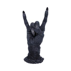 B5159r0 showing ethereal witchy style