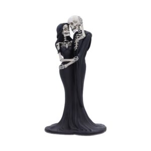 B6463x3 showing ritual-ready witchy style