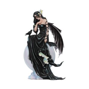D3841k8 showing sacred witchy style