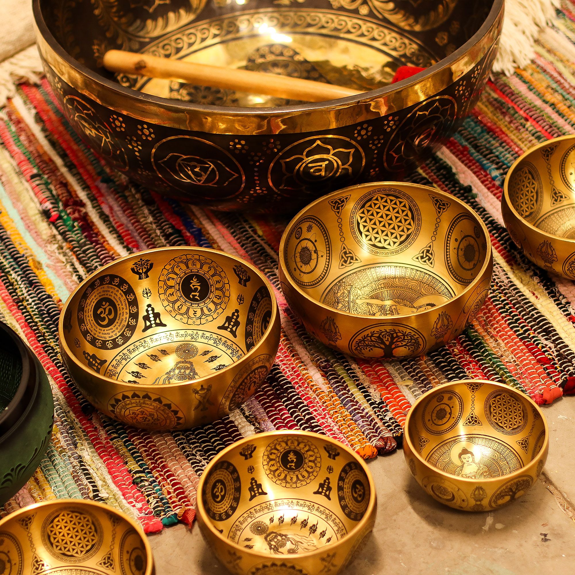 Pure Brass Etched Buddha - Set of 4 - Approx 3.85kg - Image 2