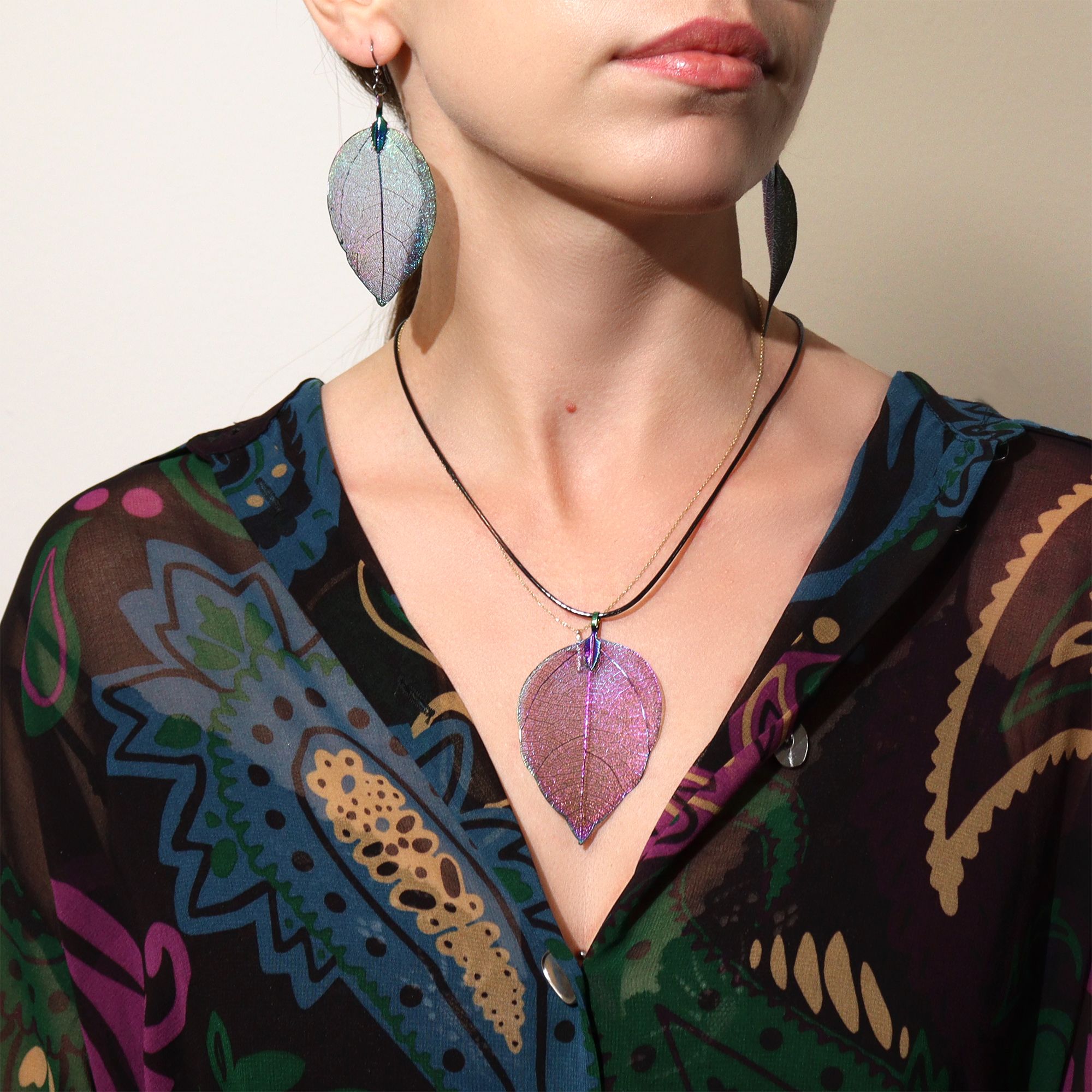 Necklace - Bravery Leaf - Multicoloured - Image 3