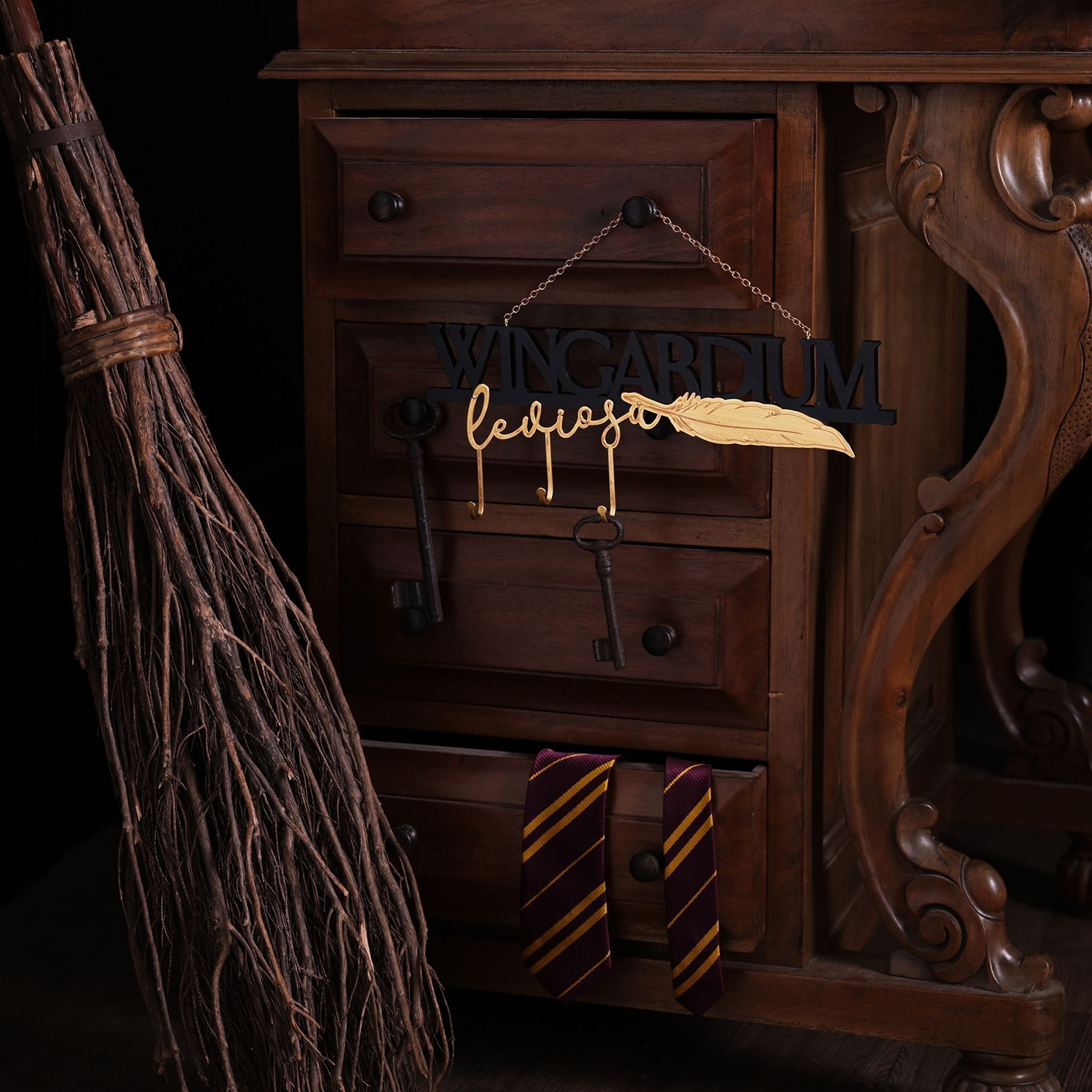 Warner Bros Harry Potter Alumni Spell Sign Wingardium - Image 2