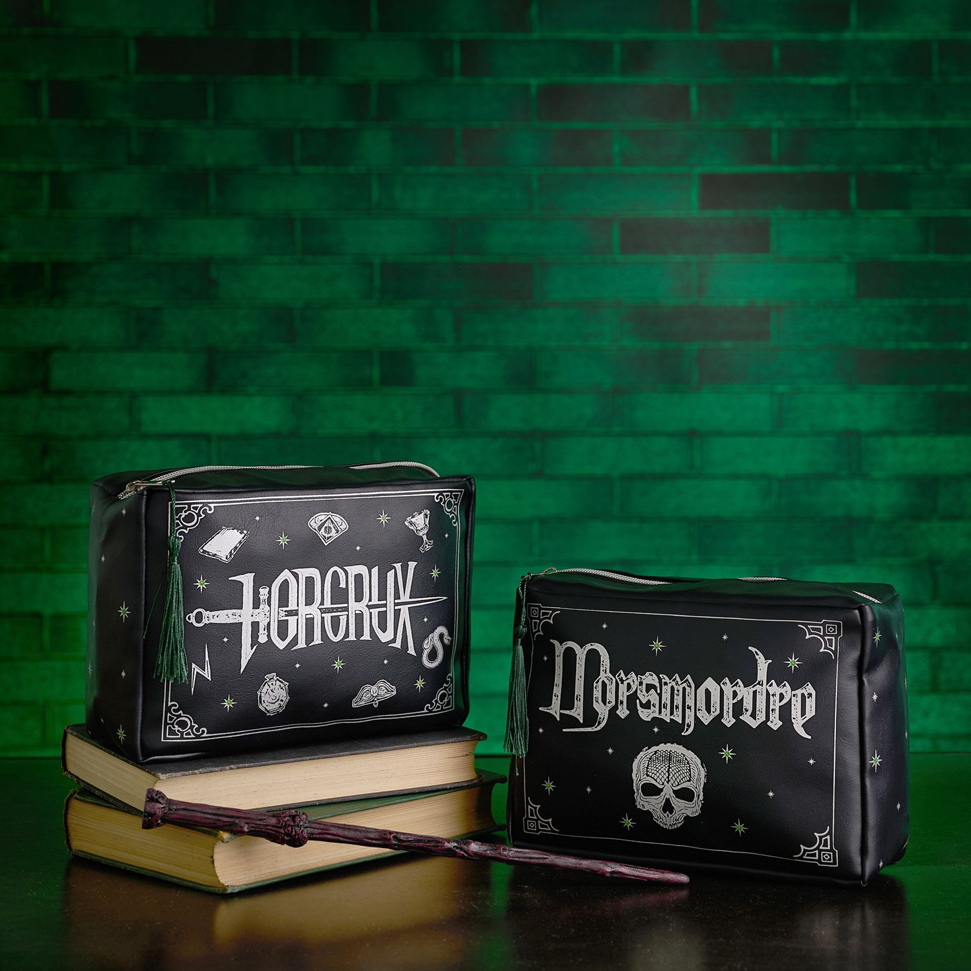 Warner Bros Harry Potter Dark Arts Wash Bag - Morsmorde - Image 4